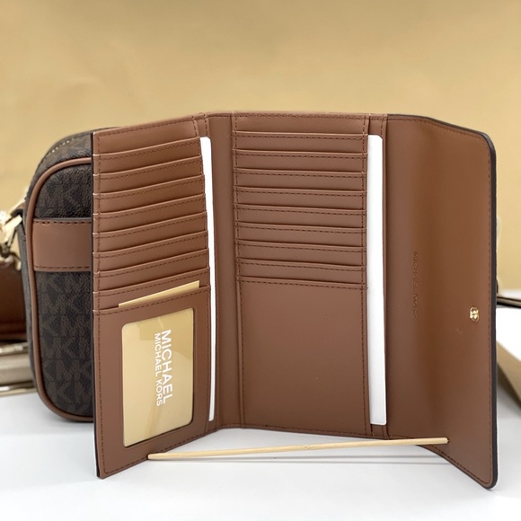 Michael Kors Kenly LG Pocket Xbody &Trifold Wallet - Picture 6 of 11